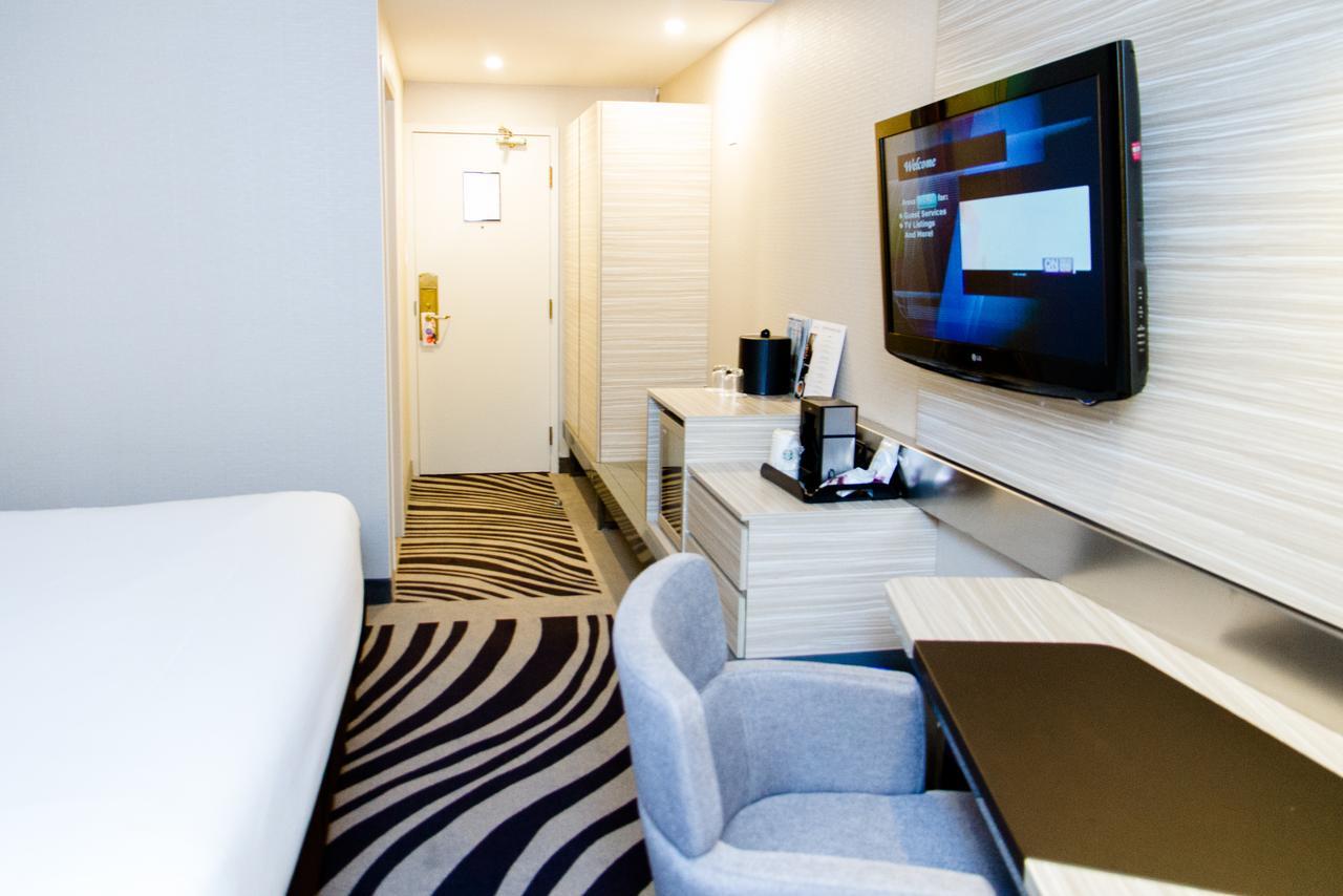 Novotel Toronto North York Экстерьер фото