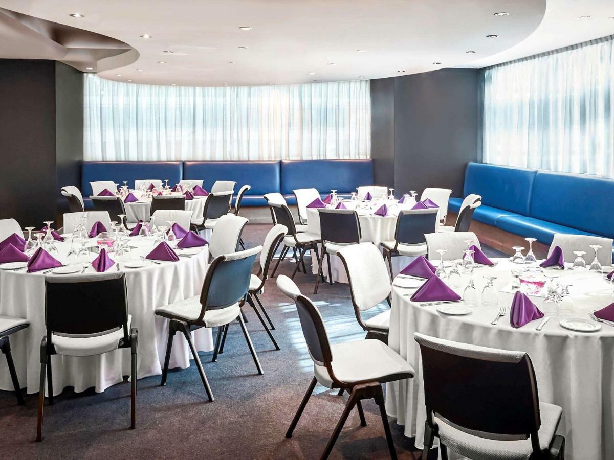 Novotel Toronto North York Экстерьер фото